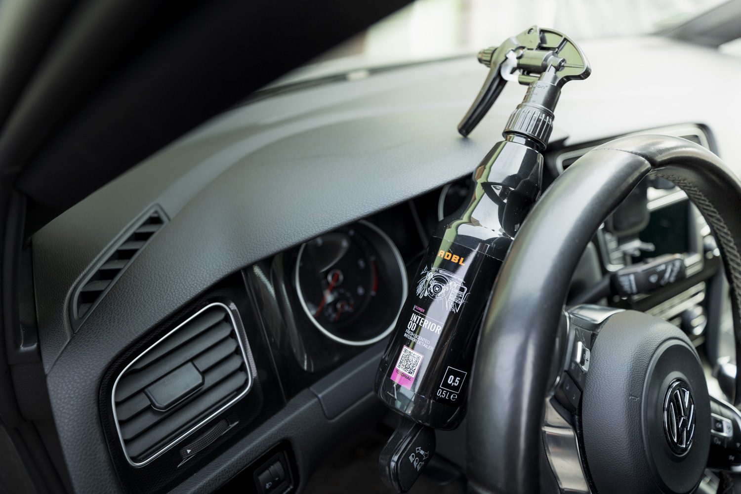 Vyvoněný interiér ADBL Interior Cleaner